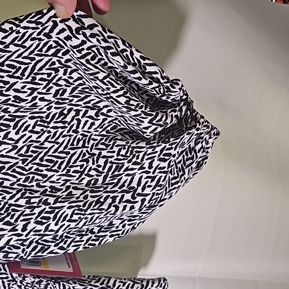 Vince Camuto NWT Cinch-Waist Top Sz M - Picture 4 of 5